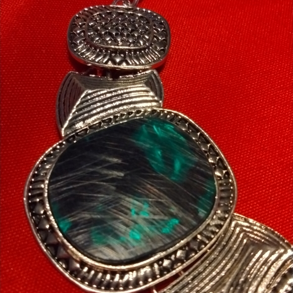 Fashion Metal Geometric Plate Short Necklace and Earrings Set- NEW - Picture 3 of 7